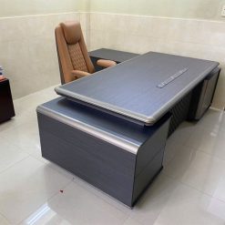 bàn DE2420 kết hợp với da cao cấp