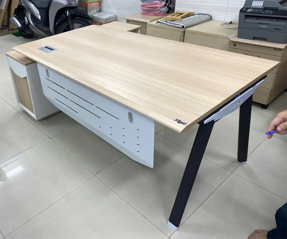 Bàn làm việc NTVP1812C17 được thiết kế với kiểu dáng cấu tạo lưu trữ cao