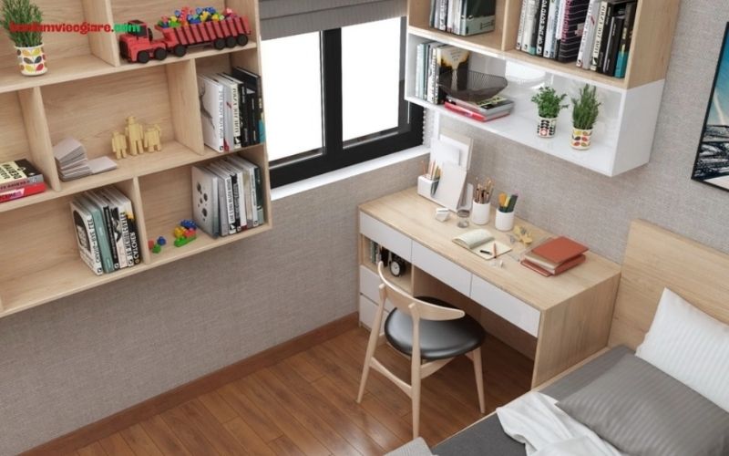 Chọn bàn làm việc tận dụng các kệ treo tương tối ưu diện tích 