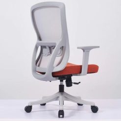 Thiết kế lưng chắc chắn của ghế C350T