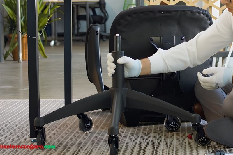 Thay chân ghế mới cho ghế 