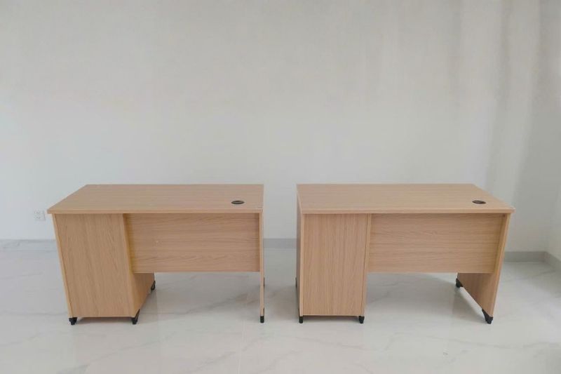 Bàn văn phòng AT120SHL3DFR với thiết kế đơn giản tiện lợi