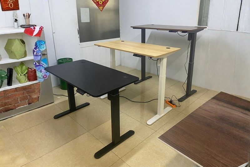 Bàn NH102 cho phép điều chỉnh chiều cao linh hoạt