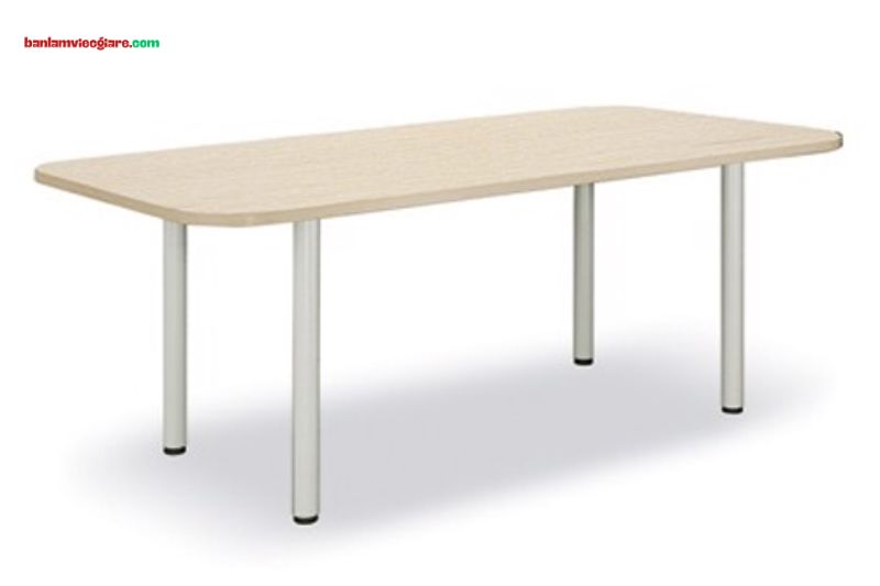 Bàn họp BH18-CT là mẫu bàn họp 1m8 có thiết kế đơn giản