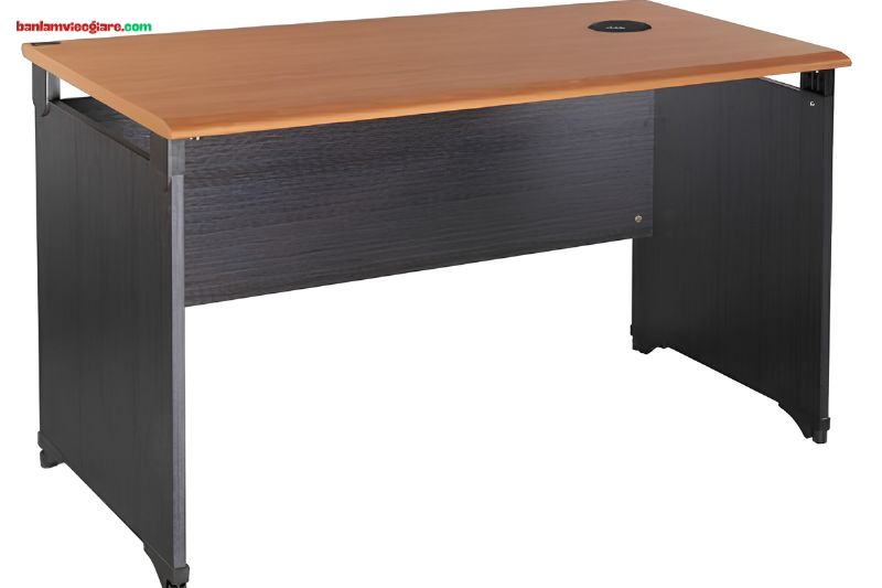 Thiết kế mặt bàn rộng rãi thoải mái khi làm việc