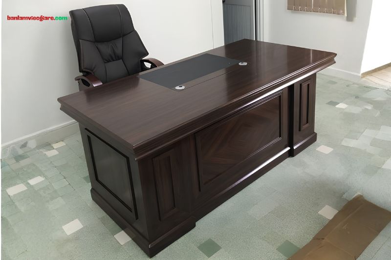 Bàn dài 1m8 DE10202 sở hữu thiết kế hiện đại