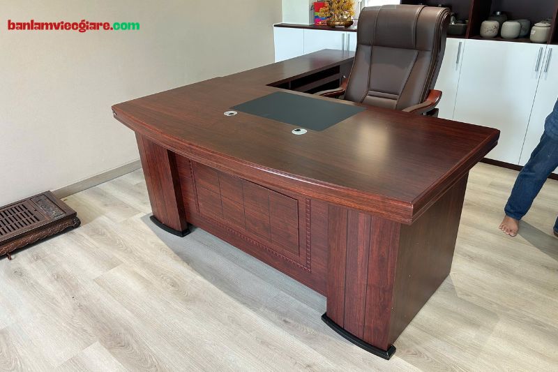 Theo phong thủy nên đặt bàn làm việc theo hướng nào phù hợp?